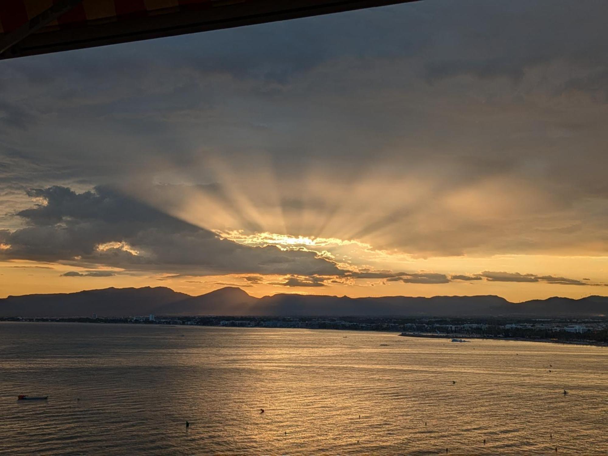 Bahia Apartamento Sobre El Mar Salou Zewnętrze zdjęcie